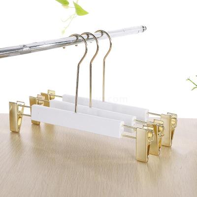 Manufacturers direct plastic Seamless imitation wooden pants rack household clothing store clothes hanging support can be close to tractable and thickened