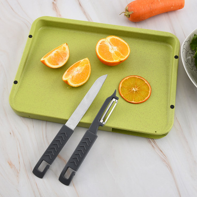 Creative double-sided fruit cutting plate household fruit cutting board with knife leak-Proof Juice PP plastic cutting board set kitchen tools