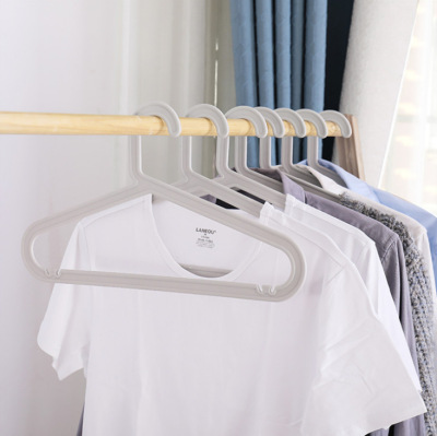 Boreal Europe Style Plastic Daily Provisions Wholesale White Hangers manufacturer manufacturer