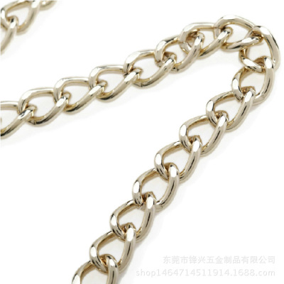 The manufacturer supplies metal chains with Golden Environmental electroplating, and The chain is decorated according to The customer's custom