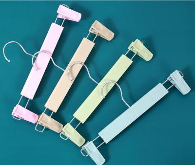 Modern Simple Universal Plastic Daily Necessities White Clothespin Trouser Press Clips for Storage Factory Wholesale