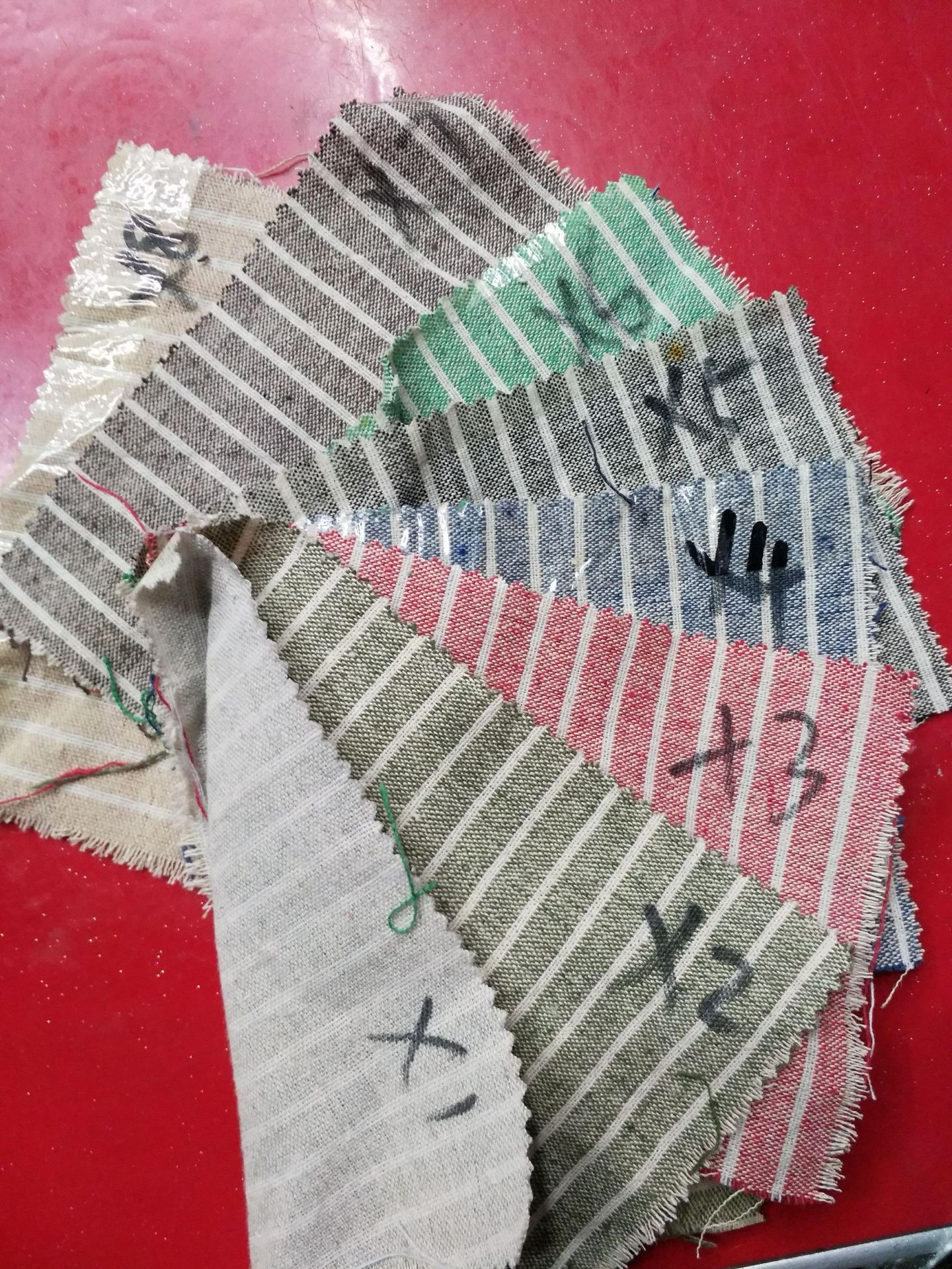 厂家直销 家居家纺条纹布料 多款颜色服装窗帘沙发辅料亚麻面料