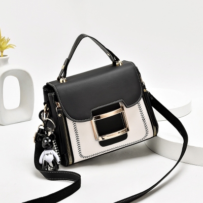 The new women's bag Korean version of 2020 fresh and sweet fashion one-shoulder bag square buckle Korean version of cross-body small bag manufacturers direct
