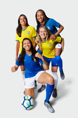 Soccer Apparel Wholesale Customization Manufacturers Direct the Brazilian Women's National Team 2019 World Cup Home and Away customization