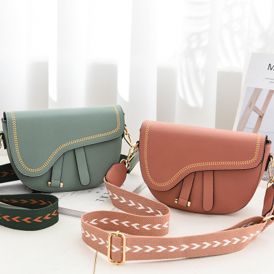 Creative new 2020 web celebrity women's saddle bag woman cross-body bag solid color girl style can be a substitute hair