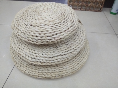 Hand-Woven Pu Grass Mat