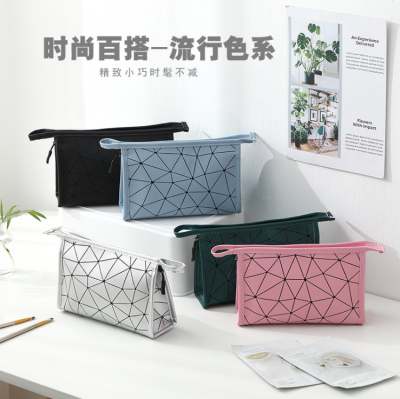 The large capacity makeup bag wash gargle bag cosmetics receive package sanitary bag new receive package