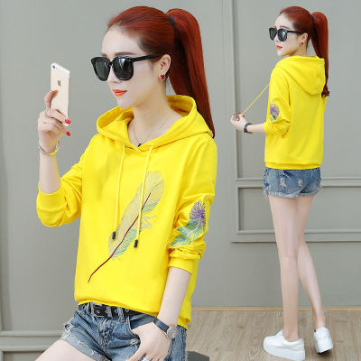 The new Korean version  embroidered sequins long-sleeved hooded head white hoodie casual blouse for women is fashionable