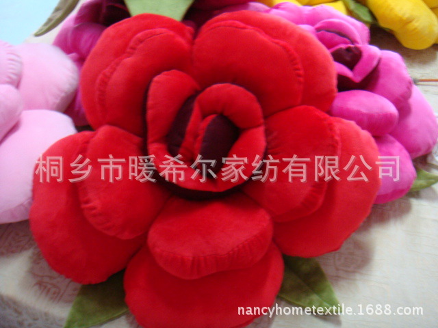 玫瑰花抱枕靠垫 仿真花 婚庆生日礼品 厂家直销 质量保证