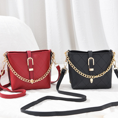 New Fashion All-Match Sense of Quality French Niche Shoulder Crossbody Small Bag Fashionable Currently Available Wholesale Stall Bag Wholesale