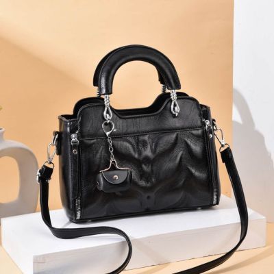 Currently Available Wholesale Fashionable All-Match Women Bag Sense of Quality Large Capacity Women's Bag New Simple Shoulder Handbag