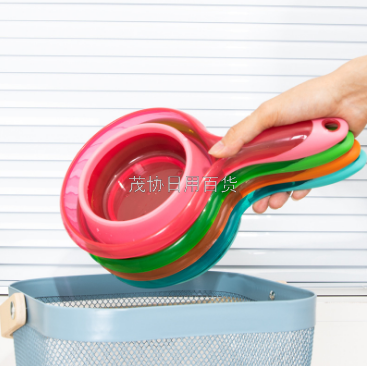 Japanese-Style Foldable Bailer Thickened Kitchen Hanging Silicone Water Float Travel & Outdoor Portable Bailer Water Float