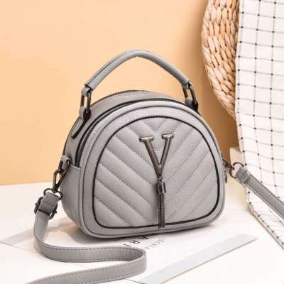 Fall 2020 New Shoulder Bag Fashion All-Match V-Shaped Handbag Diamond Crossbody Bag Soft Leather Small round Bag