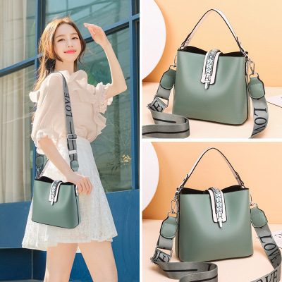 All-Matching Fashion Pure Colored Fresh Shoulder Bag Hot Sale PU Leather Silver Metal Small Square Bag Messenger Bag