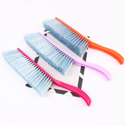 Factory Direct Sales Long Handle Cleaning Brush Bed Brush Sofa Coat Brush Hand Sweep Plastic Bed Brush Manufacturer