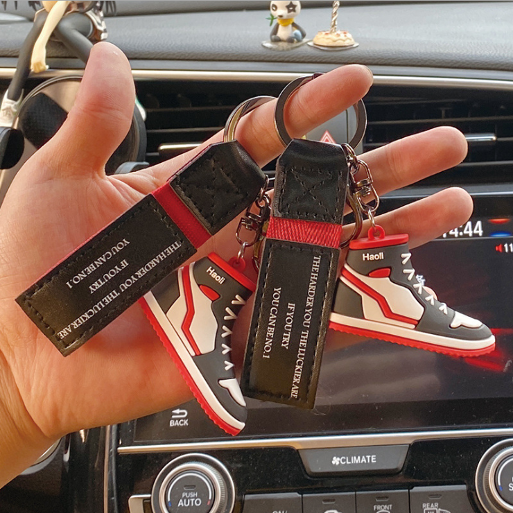 抖音网红创意运动鞋钥匙扣ins包挂件情侣挂件学生男女生书包礼物