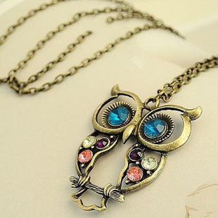 Retro Long Colorful Crystals Hollow Carved Owl Necklace 2 Yuan Boutique Sweater Chain Cheap Wholesale