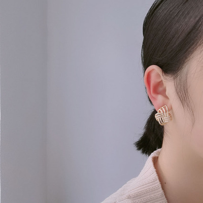 Empty Square Geometric Short Earrings Dongdaemun Metal Hollow Diamond Stud Earrings 925 Silver Needle Ear Jewelry