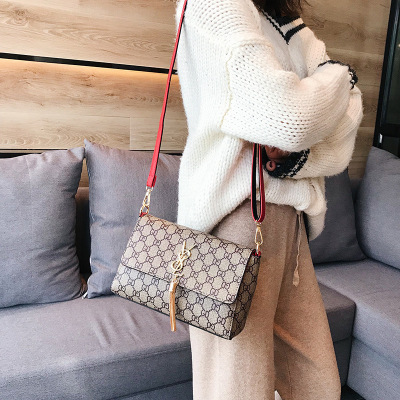 2020 New Bags Women's European and American Retro GD Letters All-Match Shoulder Crossbody Small Square Bag Texture Women's Wide Strap Shoulder Bag