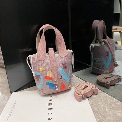 Winter Small Bags This Year's New Fashion Popular Bucket Bag All-Matching Ins Messenger Bag Internet Celebrity Hand-Carrying Women's Bag