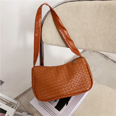 Women's Bag This Year's New Popular Online Red Fashion All-Match Elegant Shoulder Bag Personalized Messenger Bag Woven Pattern Underarm Bag