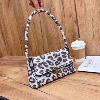 Fashionable and Elegant Underarm Bag Women's Bag New Popular Net Red Handbag All-Matching Elegant Shoulder Bag Versatile Women's Bag