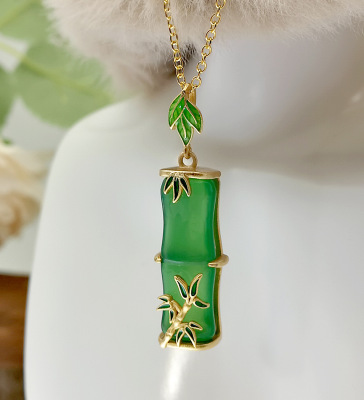 Live Supply Inlaid Green Chalcedony Bamboo Joint Pendant Necklace New Fashion Festival Bamboo Leaf Jade Pendant