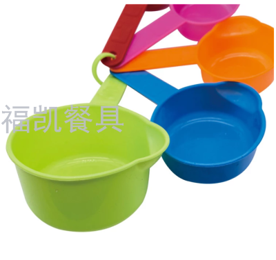 2020 OEM Hot Sale Colorful Plastic Pet Food Kitchen Cake Round Shape Baking Measuring Cup With Scale
