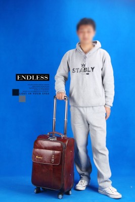 Oily Leather Trolley Case, 20-Inch 120 Yuan, 24-Inch 130 Yuan