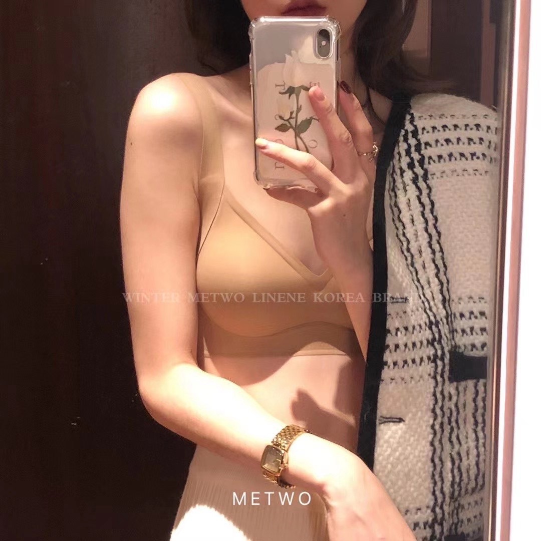 METWO裸感乳胶Bra无钢圈防震聚拢内衣素肌UU杯背心无痕运动文胸女