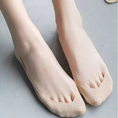 Spring and Summer New V-Shaped Arbitrary Cut Ice Silk Boat Socks Women's Comfortable and Non-Slip Wear-Resistant Breathable Non-Stinky Feet Invisible Boat Socks