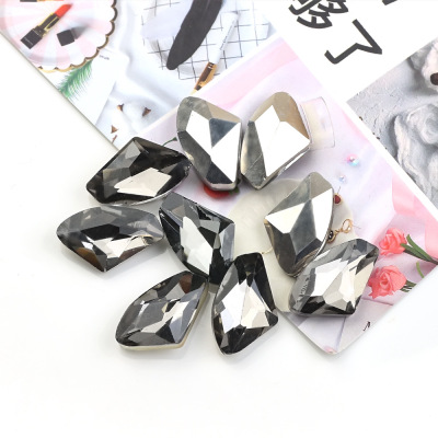 2020 New Crystal Axe Austrian Crystal Earrings Korean Diamond Anti-Allergy Earrings Creative Ornament