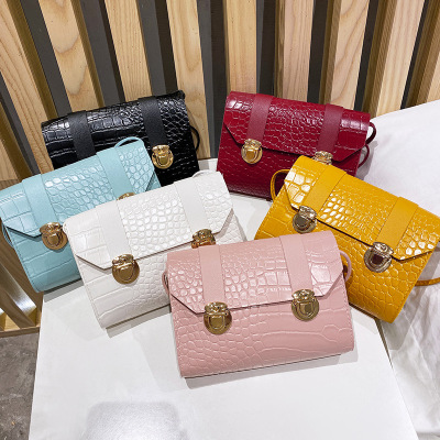 Women's Bag 2021 New Double Lock Crocodile Pattern Small Square Bag Women's Bag Leisure Phone Bag Gift Pouch