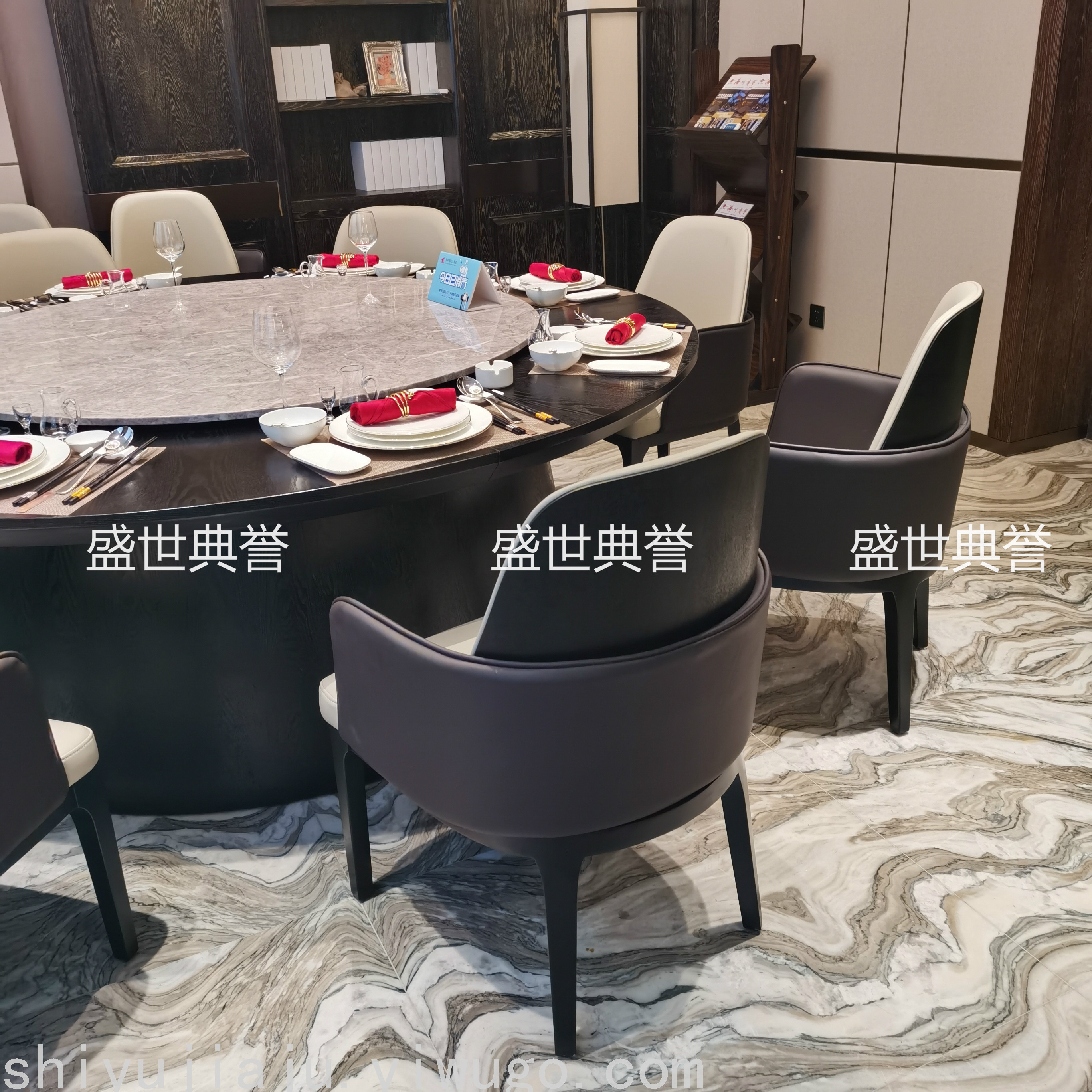 菏泽星级酒店实木餐椅定做海鲜餐厅包厢实木桌椅新中式实木扶手椅