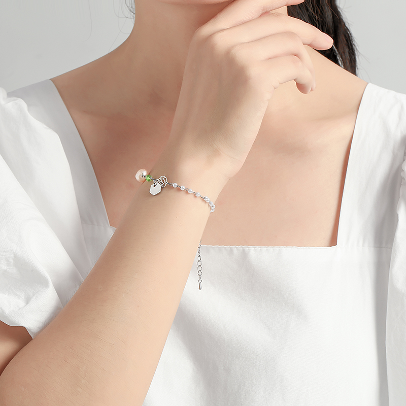 批发少女心超甜手链~几何型合金吊坠韩国气质珍珠链条手链手镯