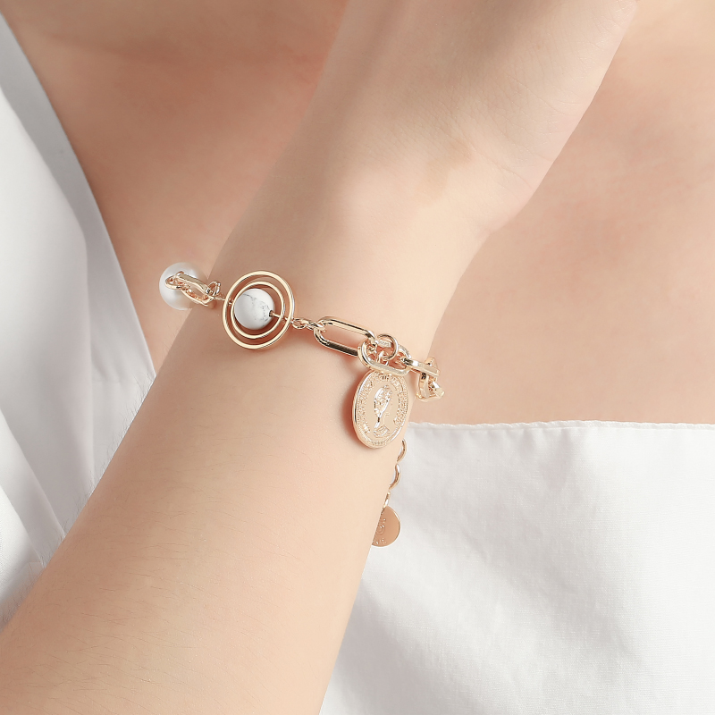 欧美流行人像硬币吊坠手链多元素十字架吊坠合金珍珠手串饰品批发