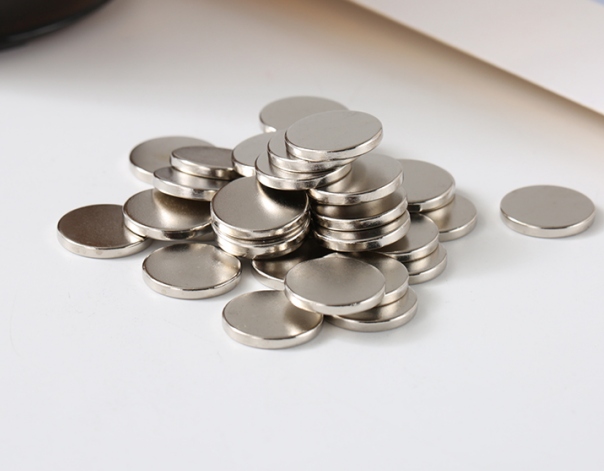 圆片磁铁钕铁硼强磁厂家直销薄片礼品盒饰品磁铁配件服装辅料配件