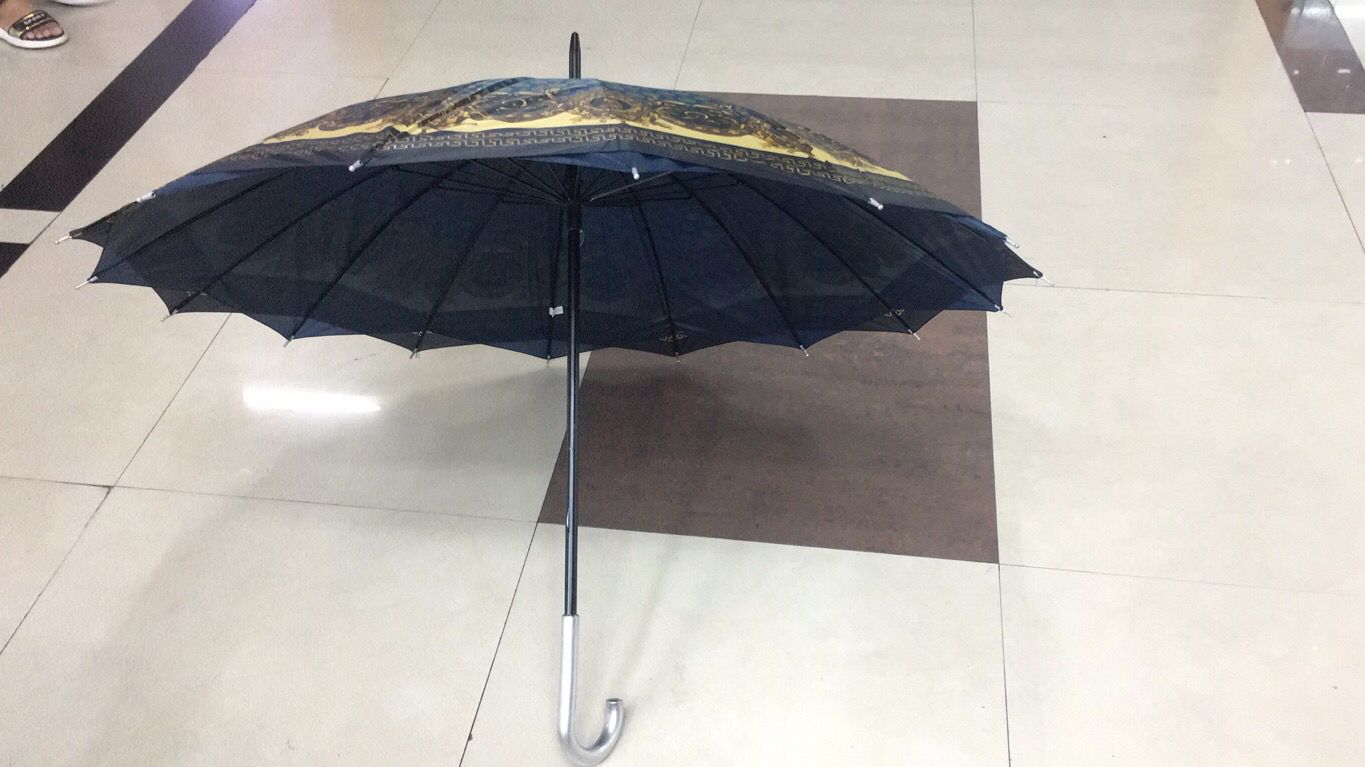 60公分16骨交叉手开伞花色黑色晴雨伞外贸爆款低价库存现货处理