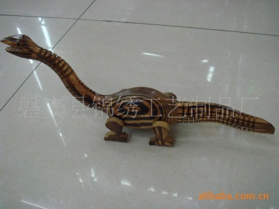 Factory Direct Sales Pine Wooden Dinosaur Can Shake Head and WAG Tail Wooden Dinosaur Model Toy 60cm