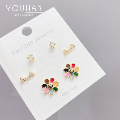 New Sterling Silver Needle Gold Three Pairs Combination Set Female Stud Earrings Simple All-Match Little Daisy Delicate Earrings