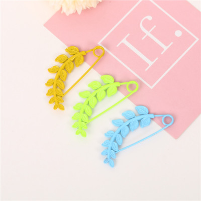 Creative Mulitcolor Leaves Brooch Waist-Tight Decorative Buckle Neckline Fixing Pin Elegant Versatile Top Corsage Accessories