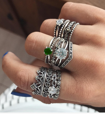 European and American Retro Diamonds Joint Set Rings Diamond Inlaid Crown Emerald Carved Pattern 12-Piece Ring Set