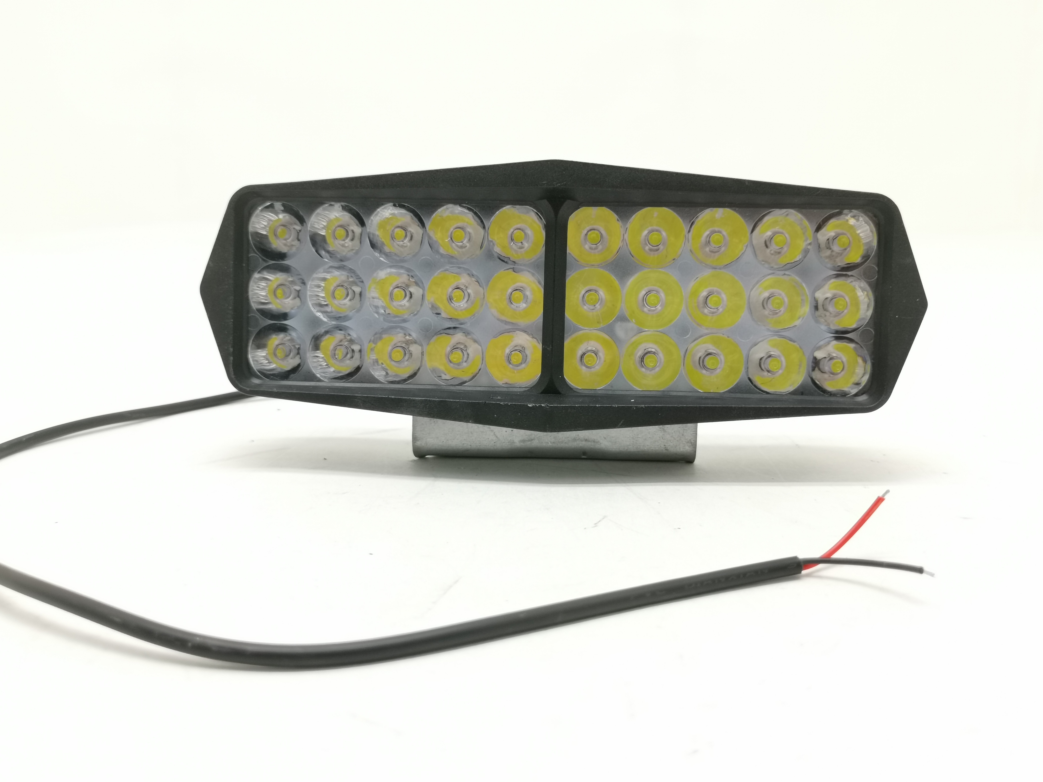 摩托车大灯 方形 30灯 塑壳 固定支架 常亮3030灯珠90W 12V 2线