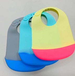 Baby's silicone bib