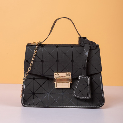 Foreign Trade Small Bag for Women 2021 New Fashion Stylish Good Texture Rhombus Portable Small Square Bag Versatile Chain Handmade Bag Wholesale