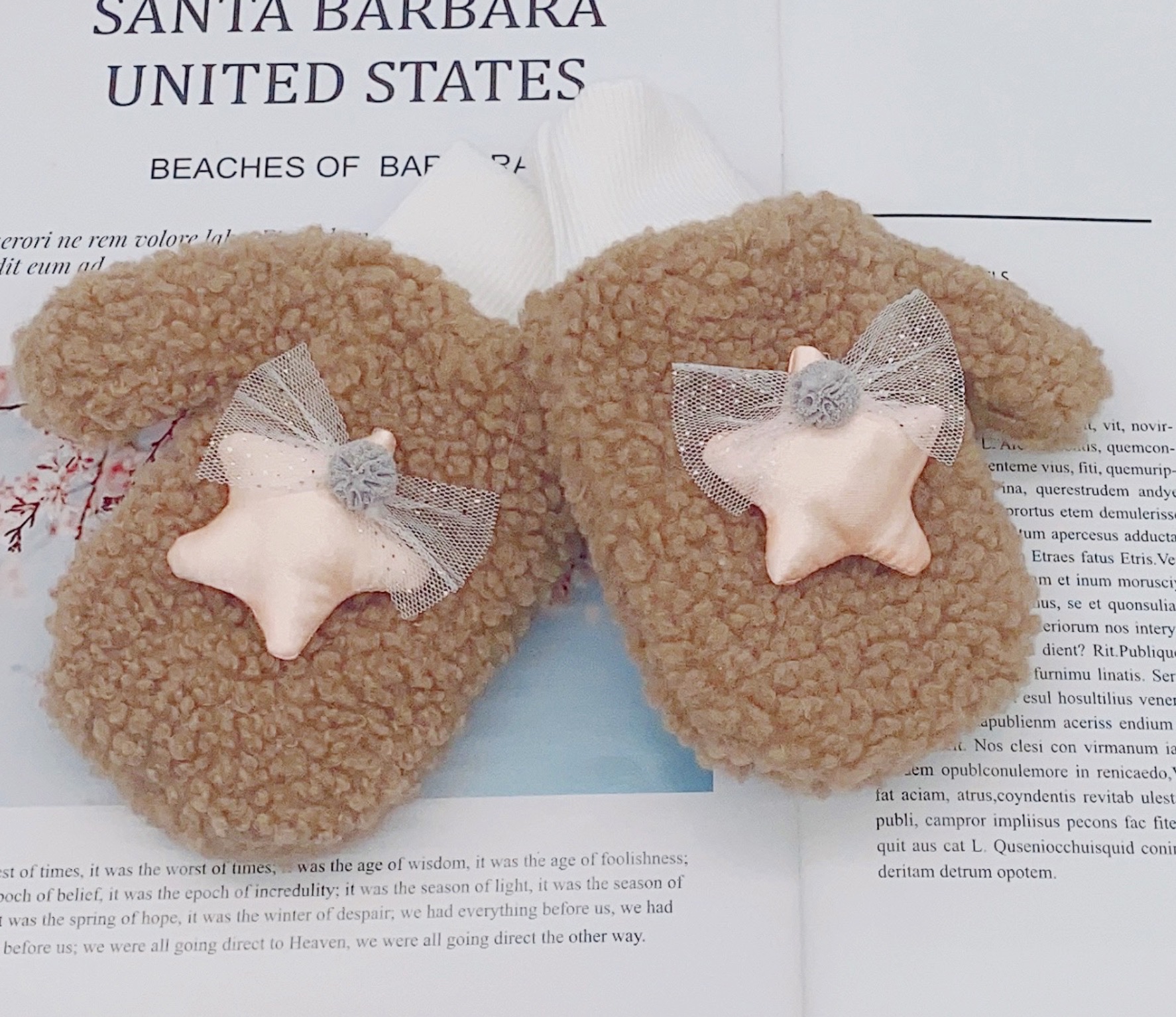 儿童冬季保暖加绒加厚手套男童女童可爱卡通笑脸挂脖连指手套学生