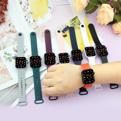 Spot Hot Small Square Bracelet & Watch Business Students Cross-Border Large Screen Digital Square Sports Led Watch Y4