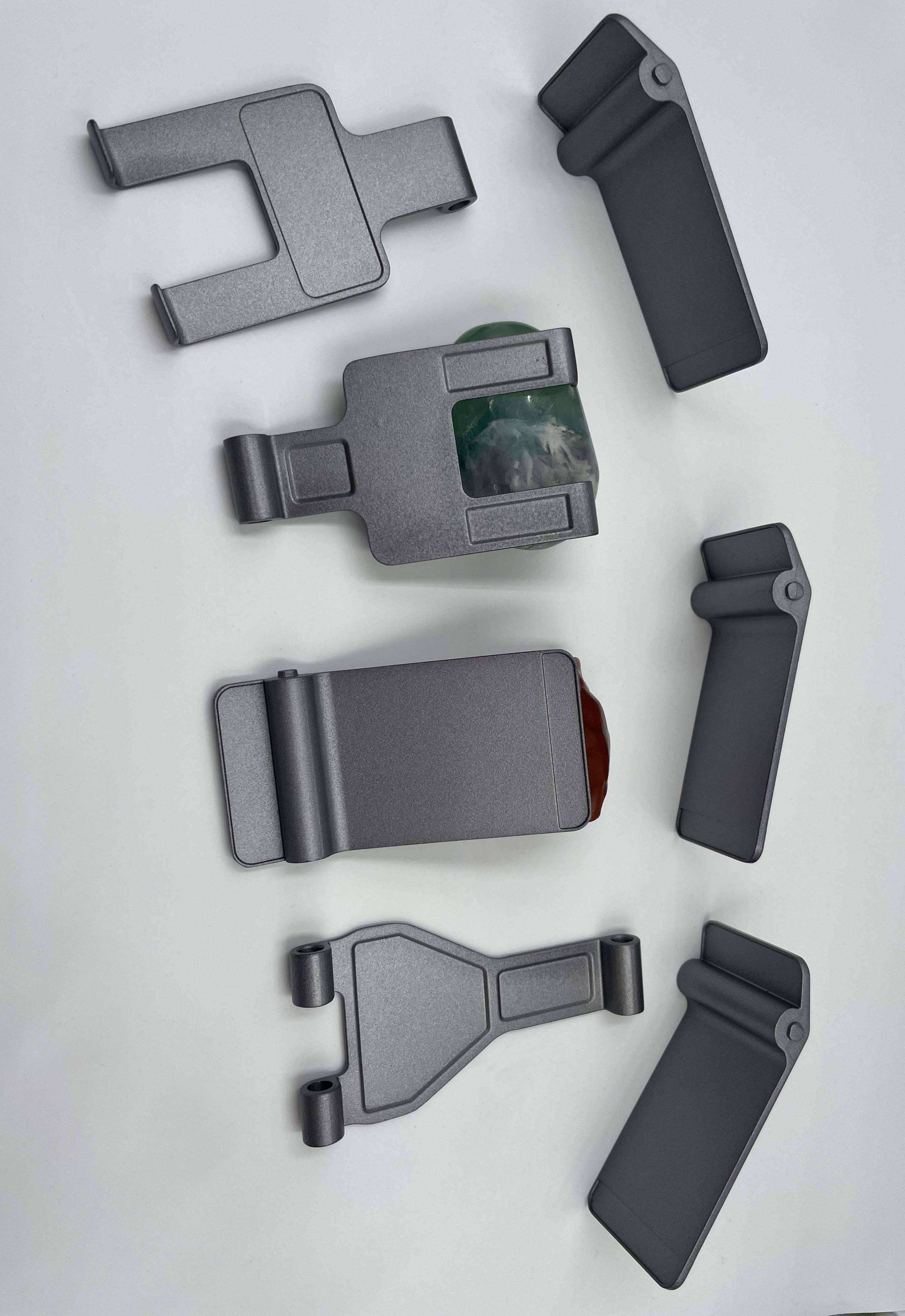 厂家直销五金手机支架 专业设计生产高端箱包配件