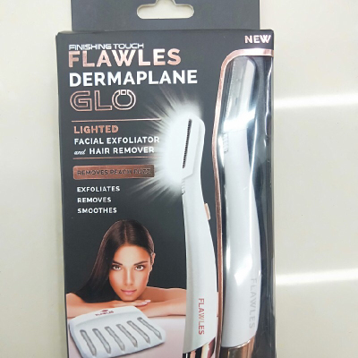 Finishing Touch Flawless Electric Eyebrow Razor with Light Eyebrow Trimer Luminous Hair Trimmer Eye-Brow Shaper