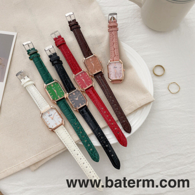 Retro and Hipster Style Women's Belt Watch Online Red Small Square Korean Quartz Watch Student Watch